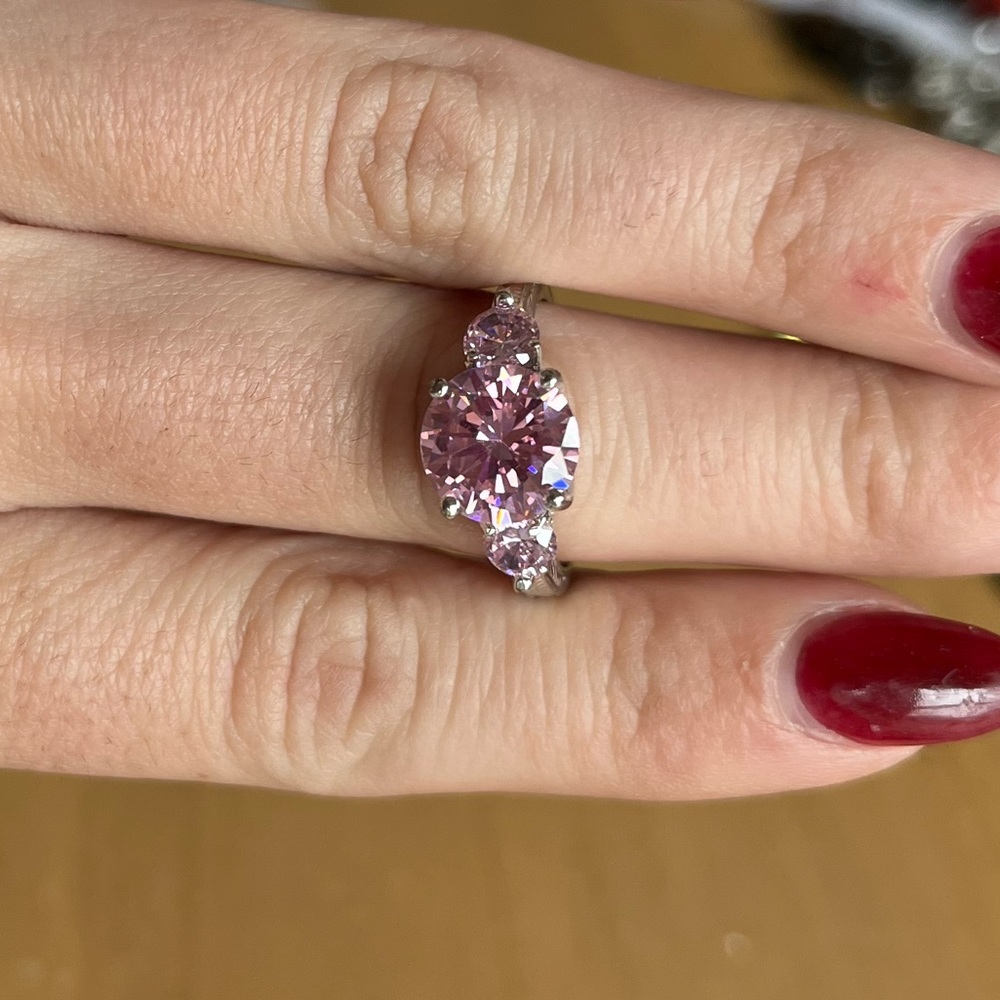 Pink ring - Picture 2 of 3